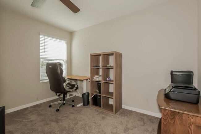 Building Photo - 5548 Summer Sunset Dr
