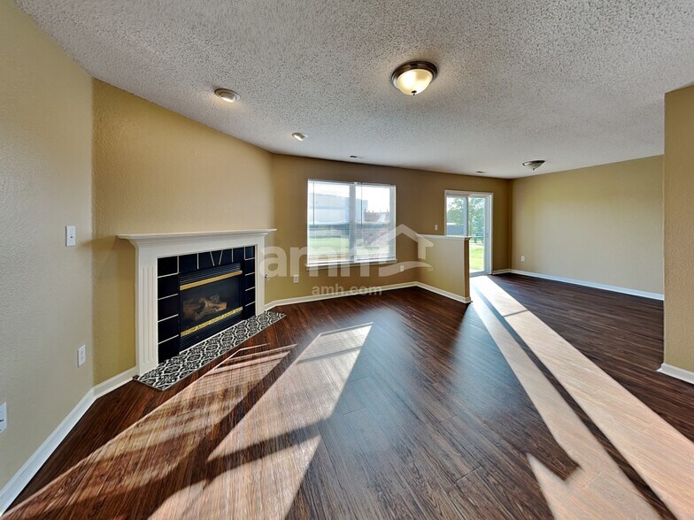 Building Photo - 5719 Wood Hollow Dr