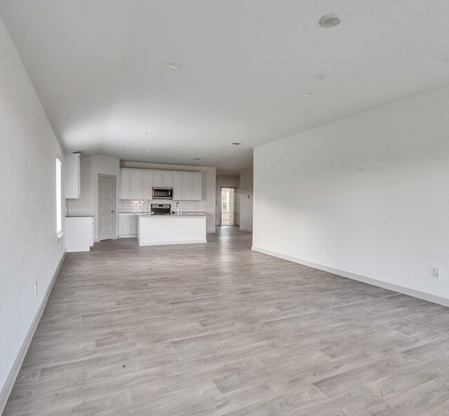 Building Photo - 14510 Rain Tree Dr