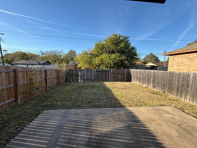 Building Photo - 1245 Redman Ave