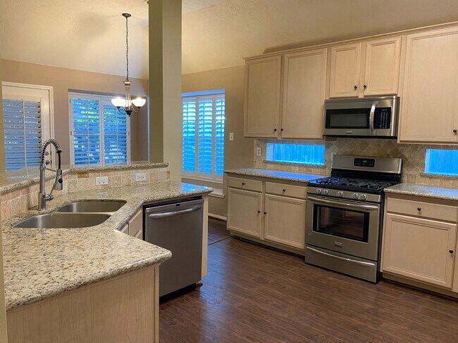 Building Photo - 19219 Sarah Ann Ct