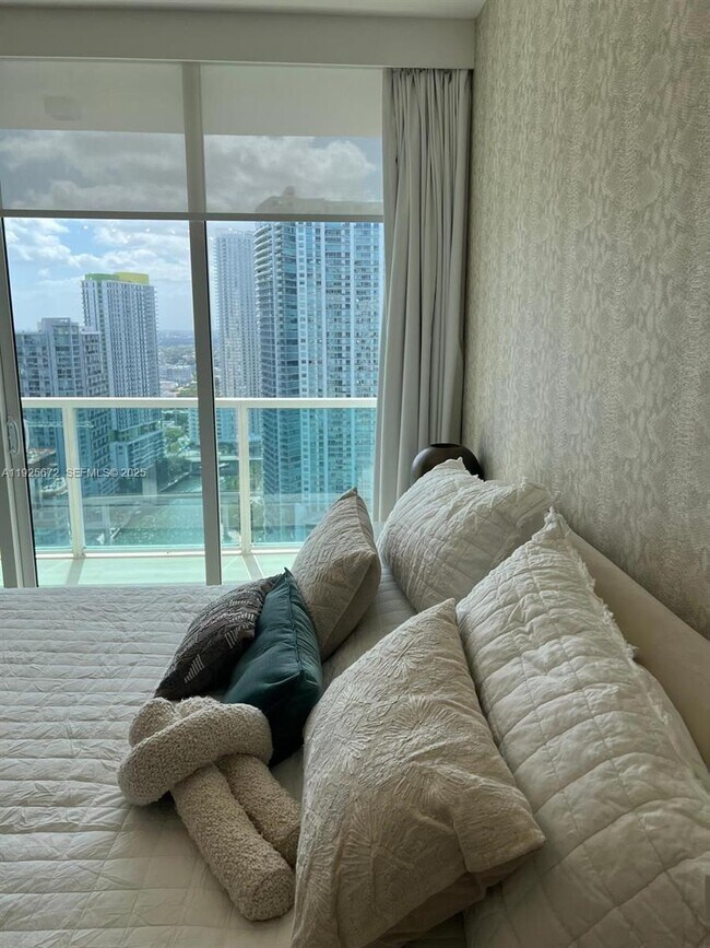 Building Photo - 31 SE 5th St