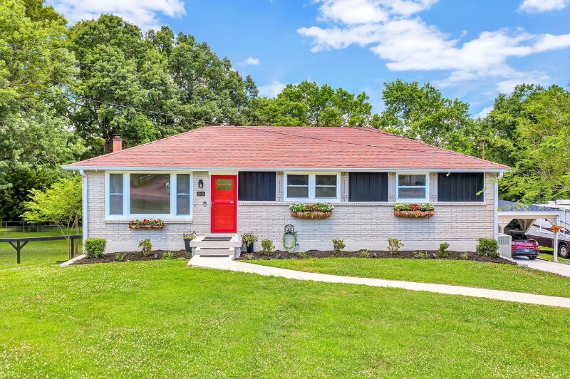 Building Photo - 1019 N Graycroft Ave