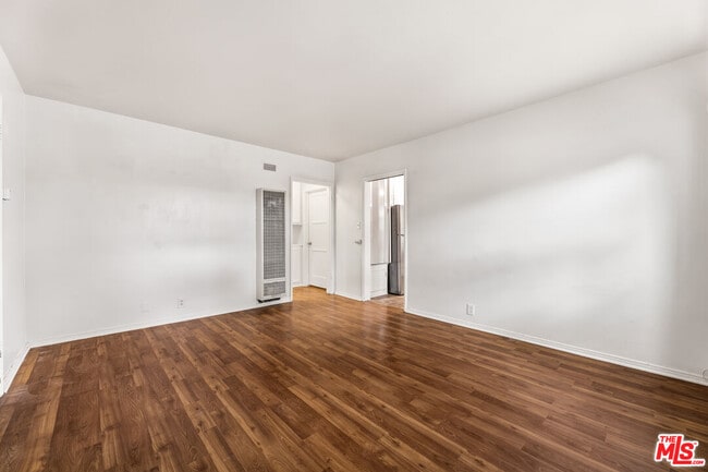 Building Photo - 5304 Kinston Ave