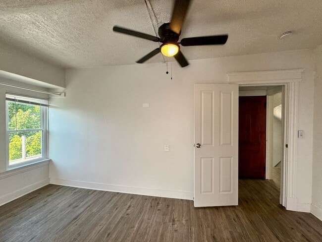 Building Photo - 301 W McMillan St