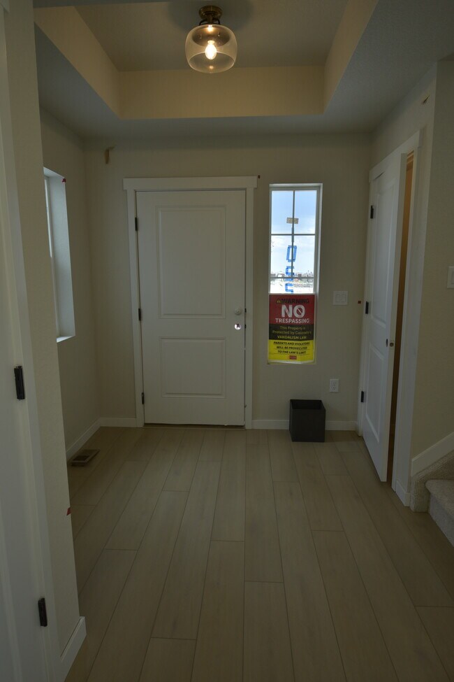 Building Photo - 10208 Spry St