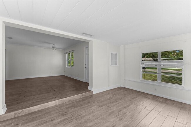 Building Photo - 4010 W Angeles St