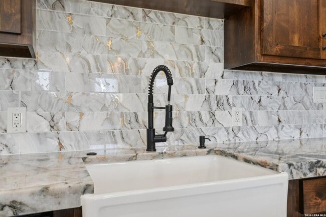 Building Photo - 10014 Ivory Canyon