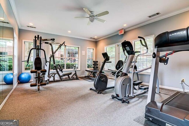 Building Photo - 3636 Habersham Rd NW