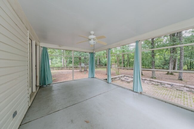 Building Photo - 2036 Back River Ln