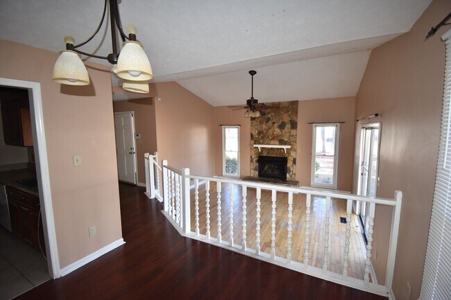 Building Photo - 957 Kennesaw Dr