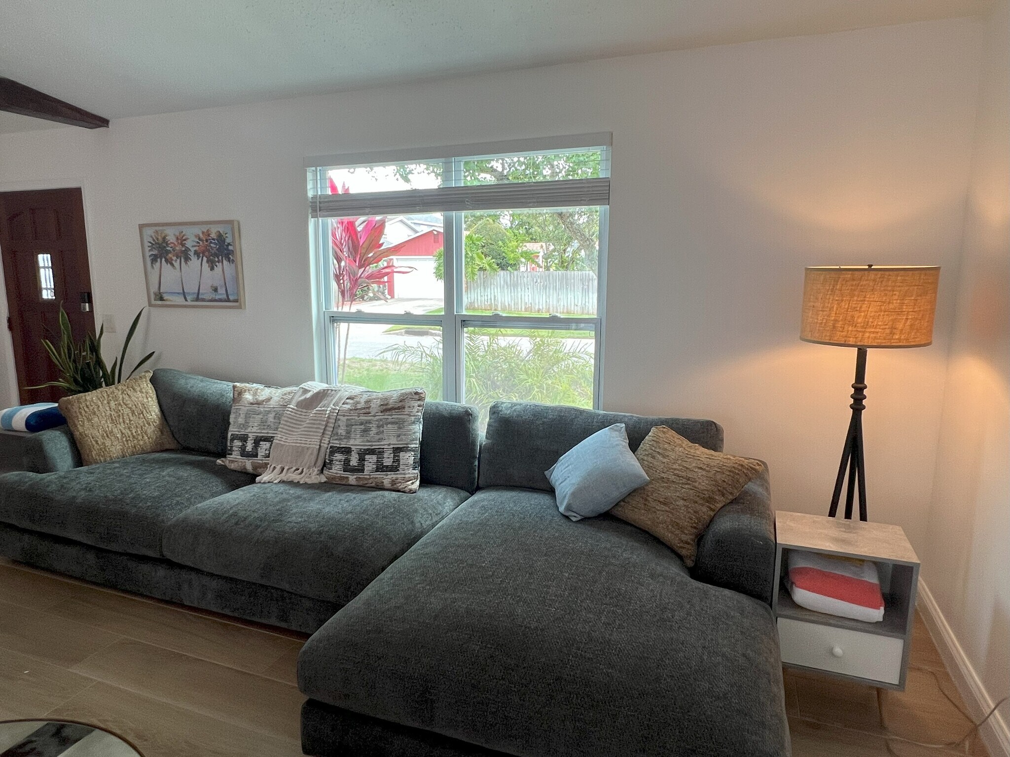 Building Photo - 816 5th St S