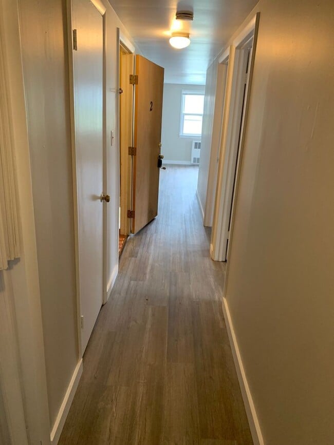 Building Photo - 99 Mainsville Rd