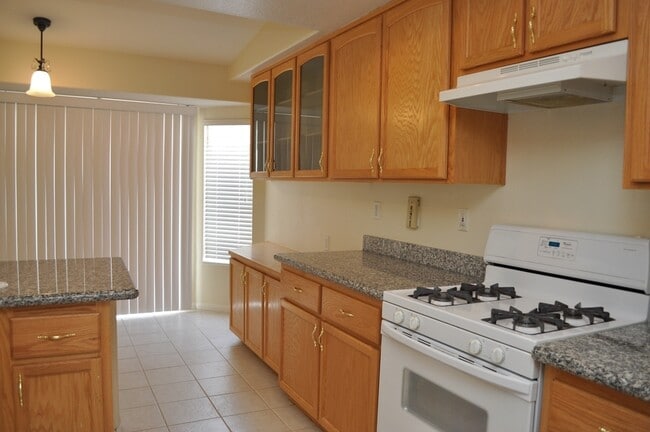 Building Photo - Lovely Single Story Home in Silverado Cany...