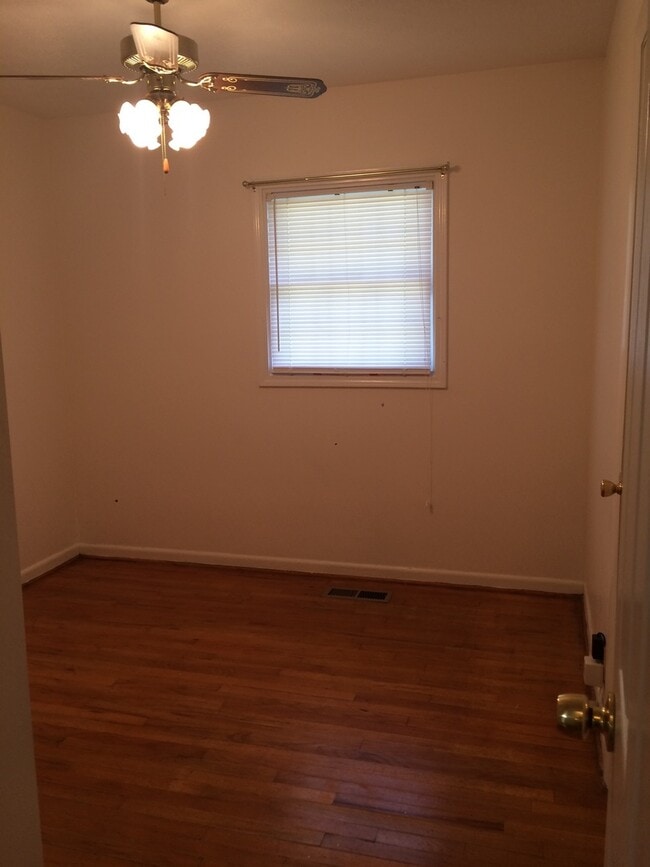 Building Photo - 304 Vann St SW