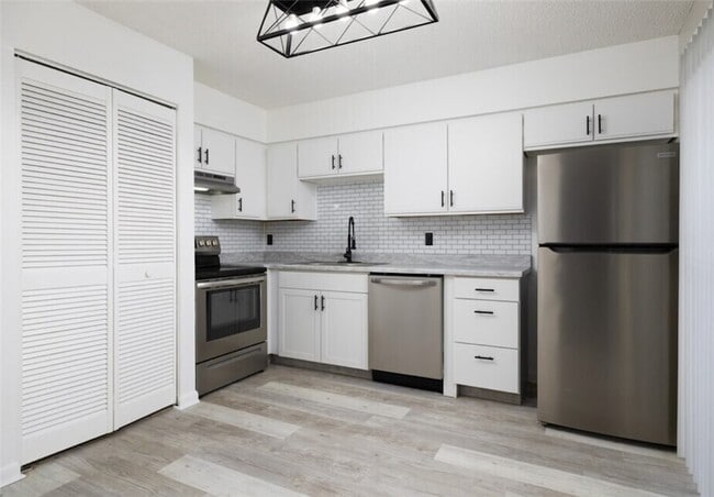 Building Photo - 1566 40th Ave