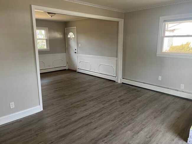 Dining and Side Entry - 10804 Coffman Ave