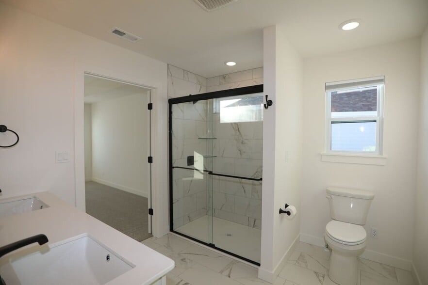 Building Photo - 4408 Royal County Rd