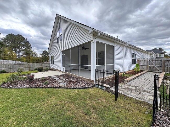 Building Photo - Spacious 3 Bedroom Home in Garner!