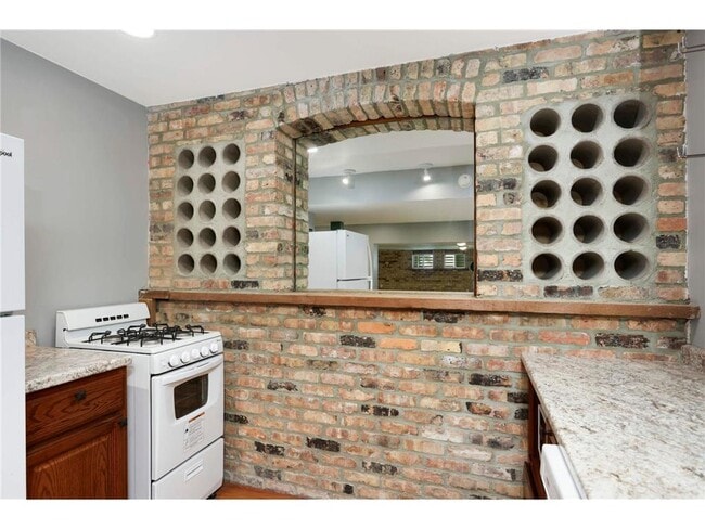 Building Photo - 8666 Windward Cir