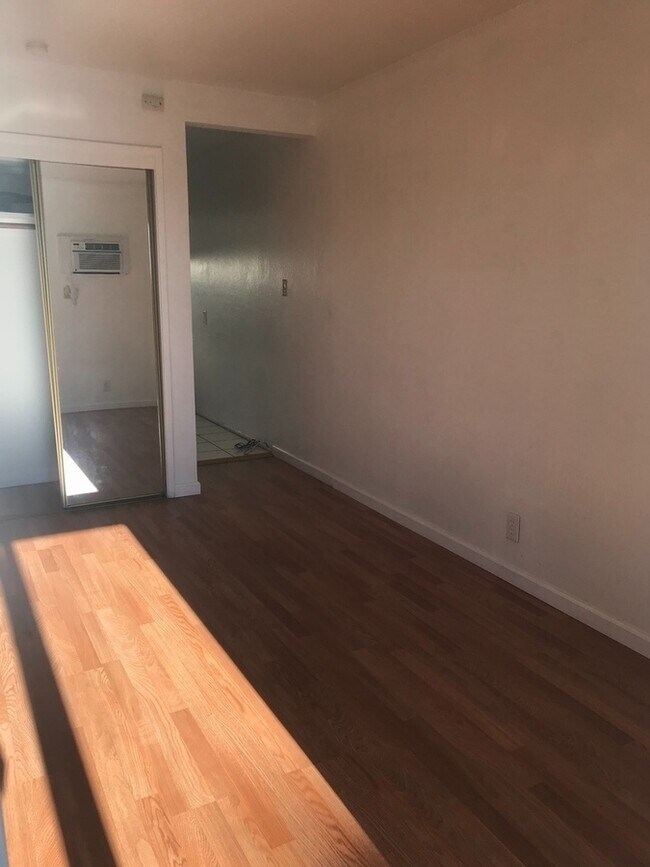 Building Photo - 2140 California St