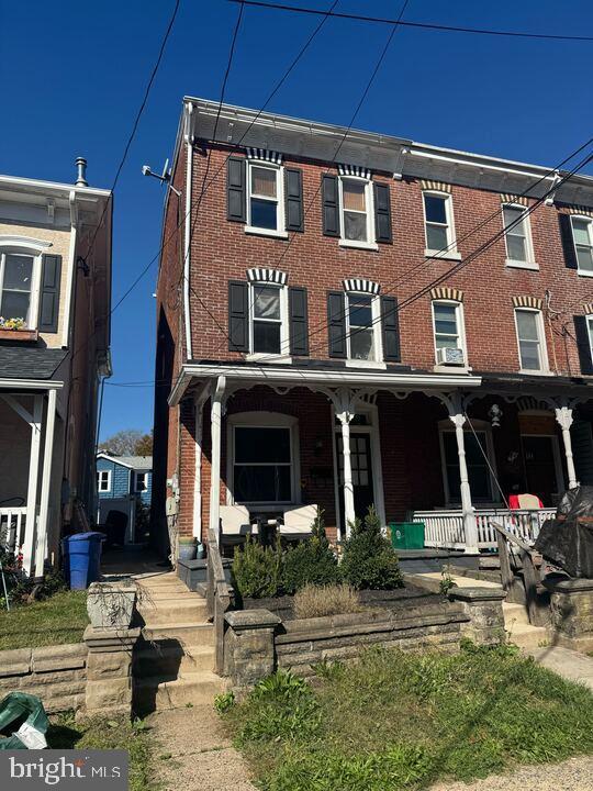 Building Photo - 405 Walnut St