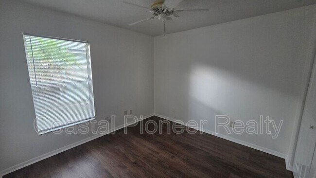 Building Photo - 1731 Wakefield Dr