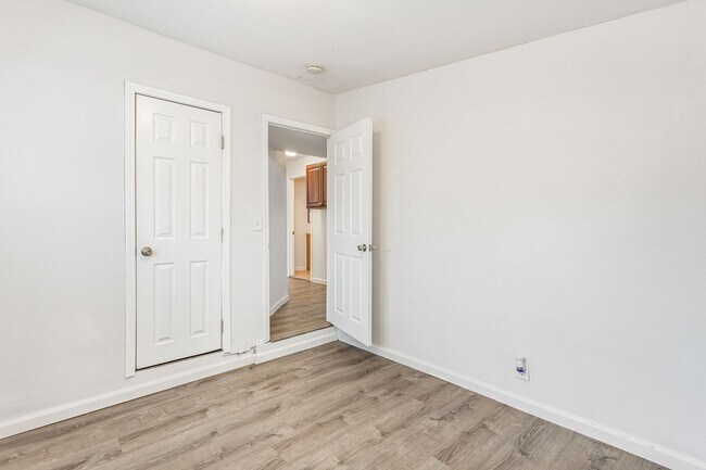 Building Photo - 14993 Yucca Ave