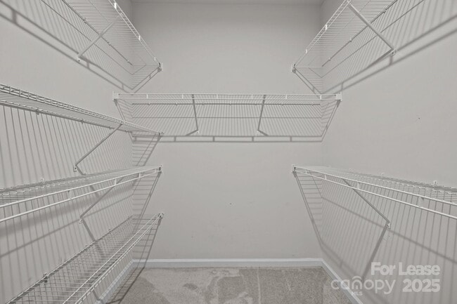 Building Photo - 2665 Grantham Place Dr