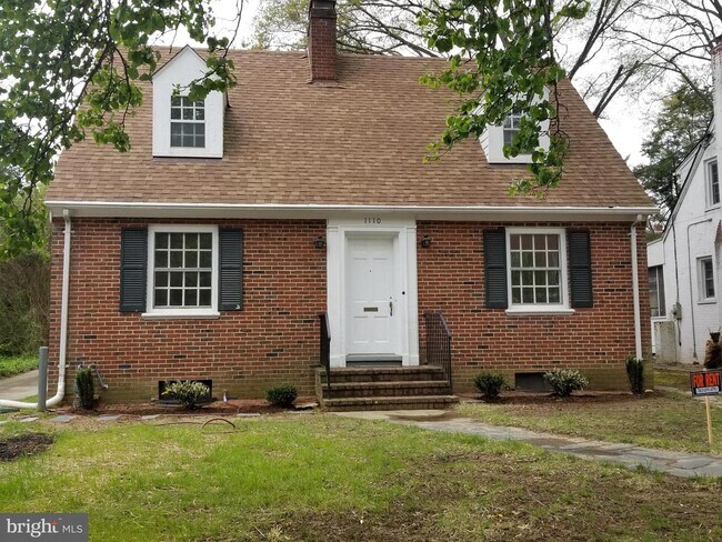 Building Photo - 1110 College Ave