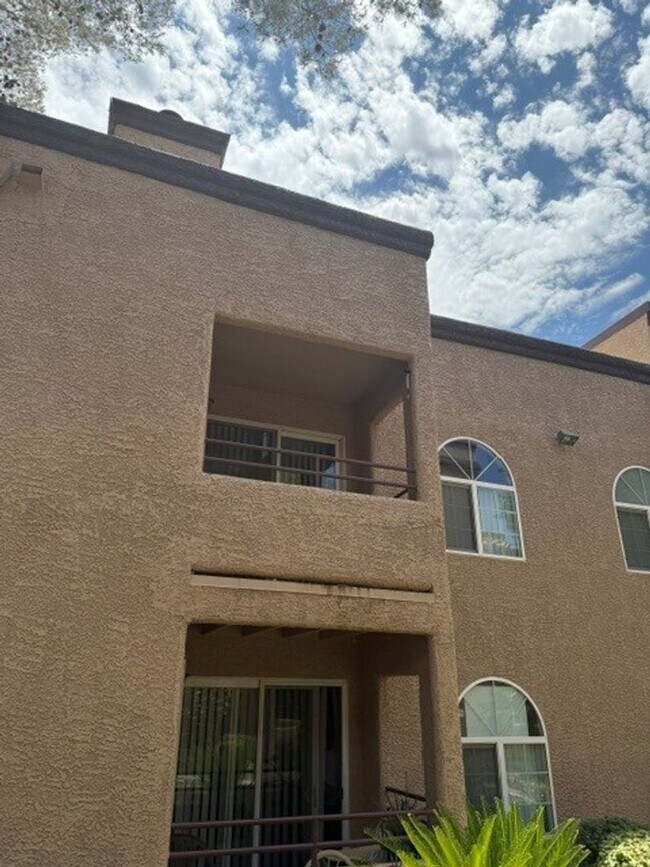 Building Photo - 9325 W Desert Inn Rd