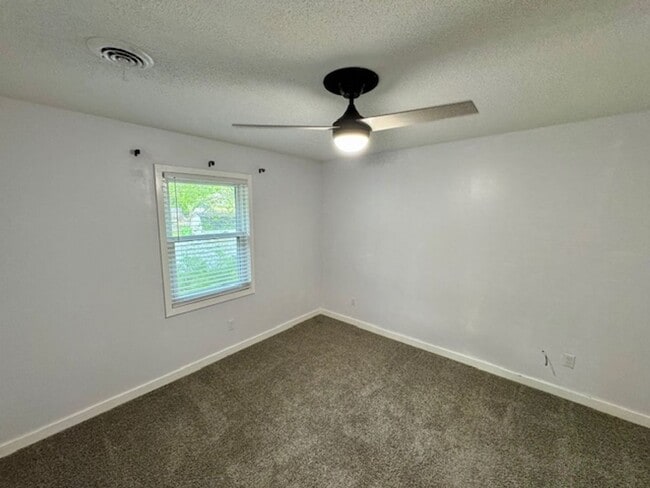 Building Photo - UP TO $500 OFF ONE MONTH!
