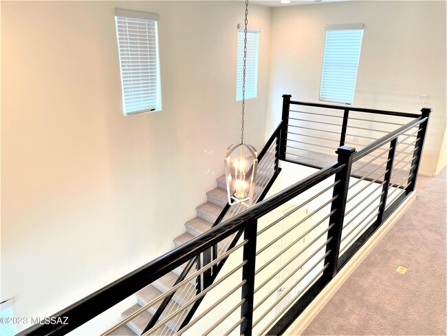 Building Photo - 9450 N Andrina Dr