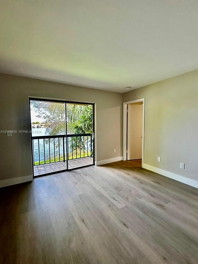 Building Photo - 2540 W 67th Pl