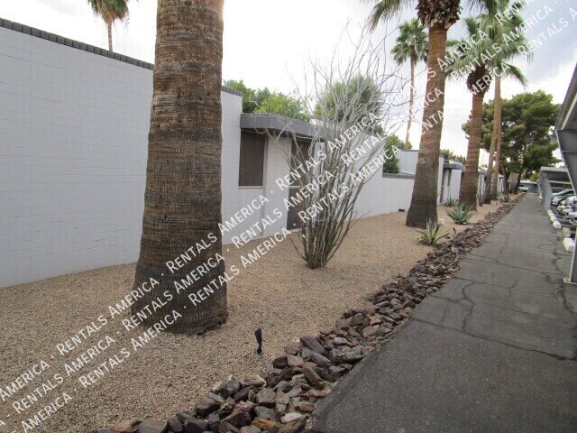 Building Photo - 4202 N 38th St
