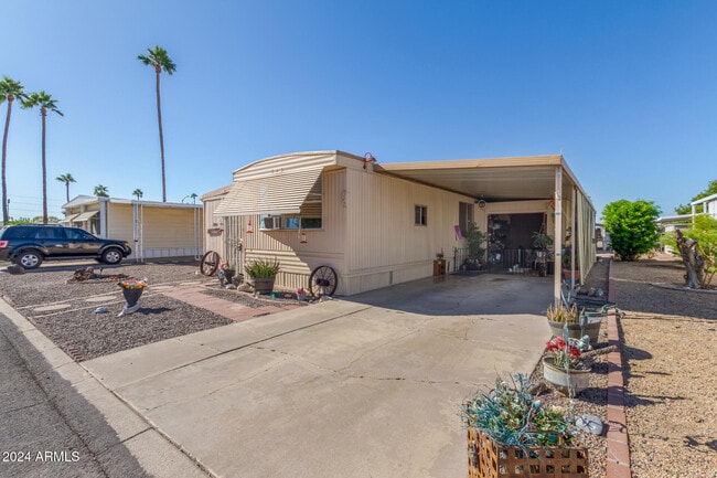 Building Photo - 2650 W Union Hills Dr