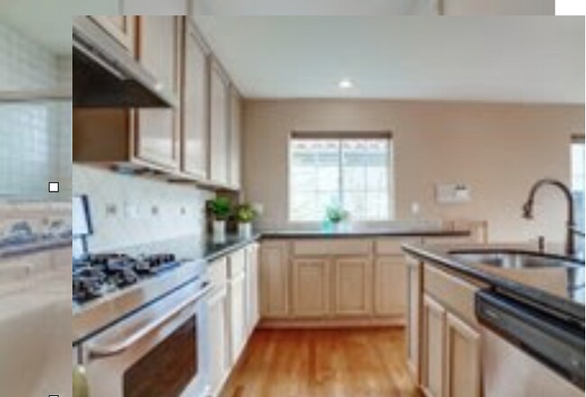 kitchen - 2475 Silverstrand Ave