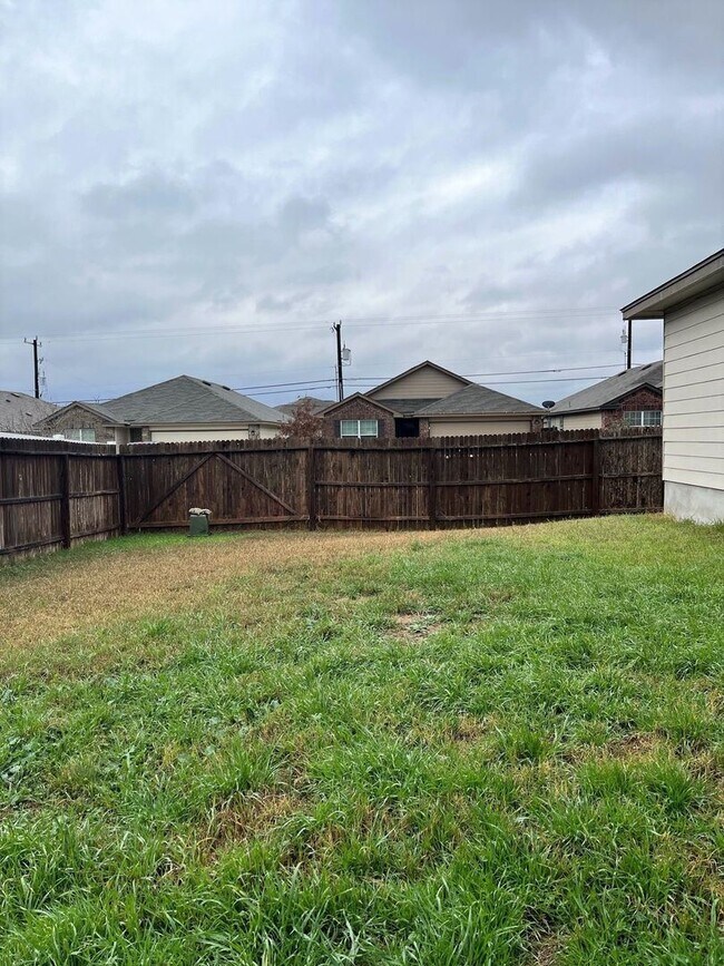 Building Photo - 4 br, 2 bath House - 3538 Robin Mdw