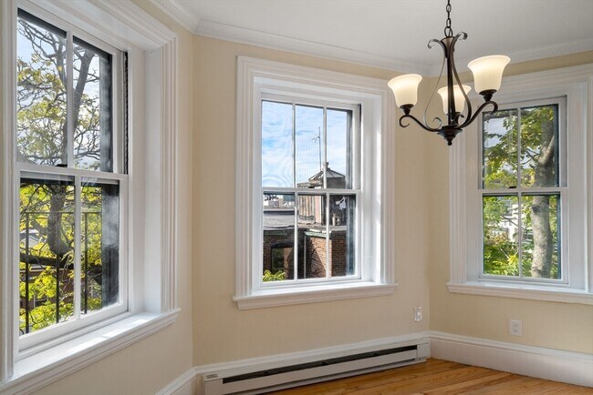 Building Photo - 25 Hancock St