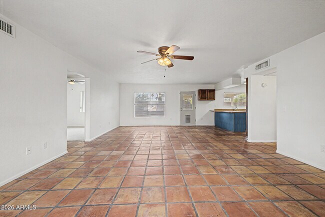 Building Photo - 1134 W Hermosa Dr