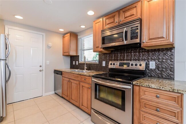 Building Photo - 2652 White Sands Dr