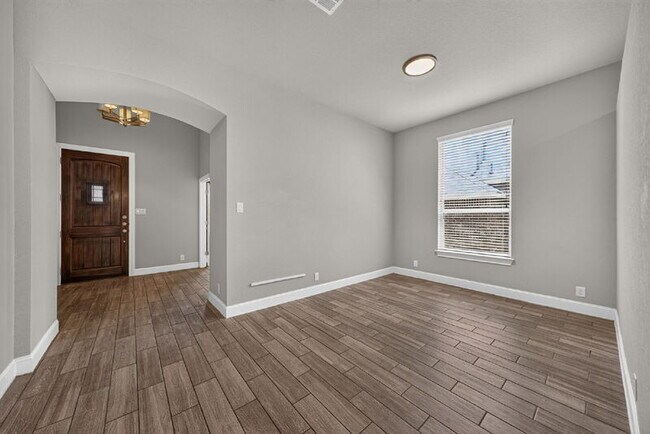 Building Photo - 9010 Gate Run