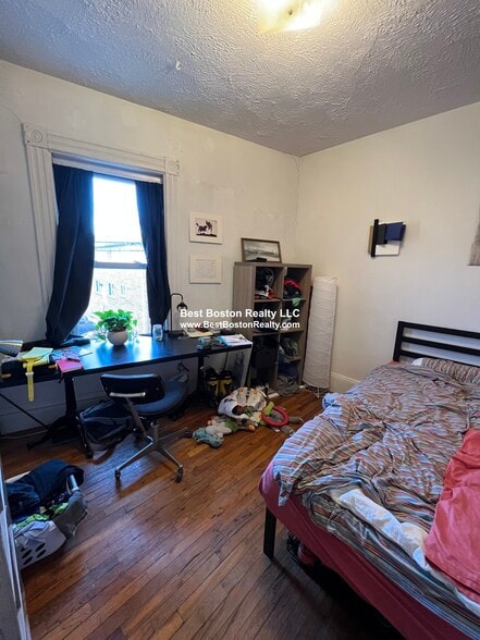 Building Photo - 59 Cedar St