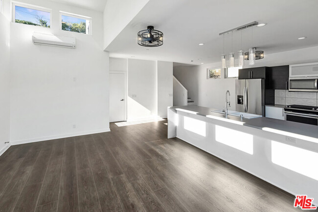 Building Photo - 26349 Fairside Rd