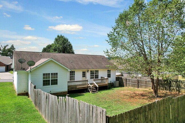 Building Photo - Beautiful Home