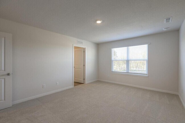 Building Photo - 1611 Maci St