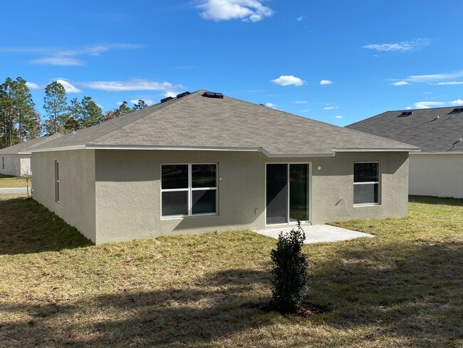 Building Photo - Desirable Lake Diamond Subdivision 3/2/2 **Won't Last**