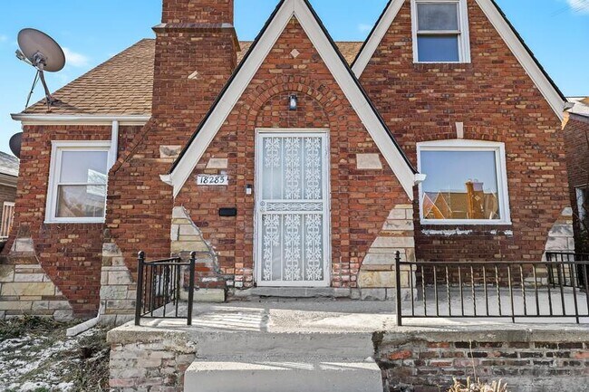 Building Photo - 18285 Snowden St