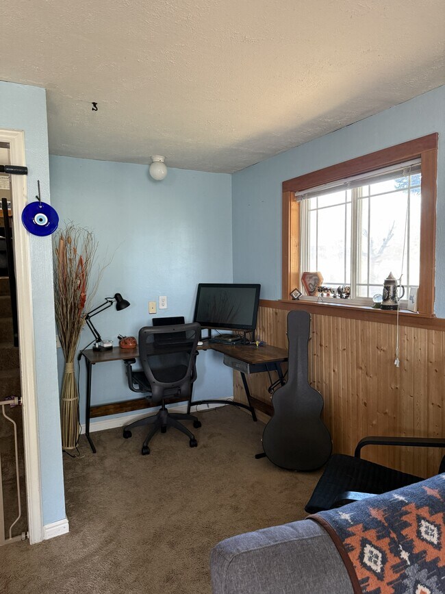 Building Photo - 2565 N 3rd E St