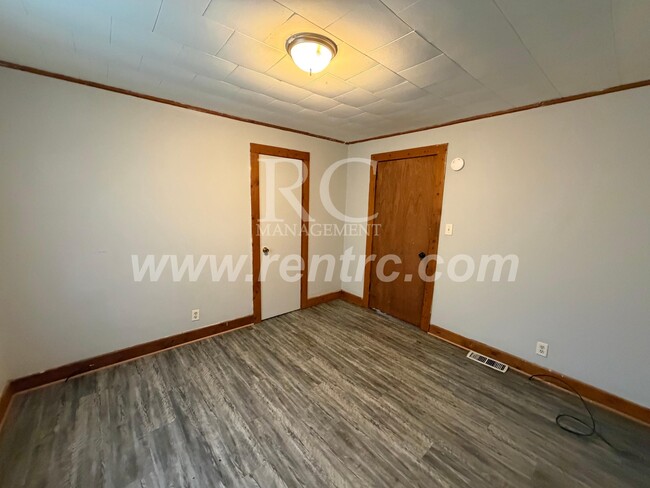 Building Photo - 1206 Robinson-